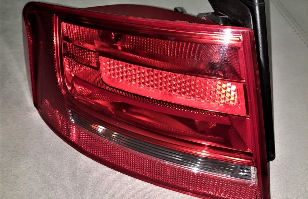 Oryginalna lampa - lewy tył Audi A4 B8 (Sedan) - Zdjęcie 3