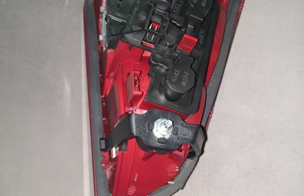 Sprzedam: oryginalna lampa (prawy tył ) Audi A4 B8 (Sedan) - Zdjęcie 4