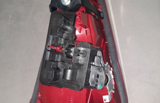 Sprzedam: oryginalna lampa (prawy tył ) Audi A4 B8 (Sedan) - Zdjęcie 5