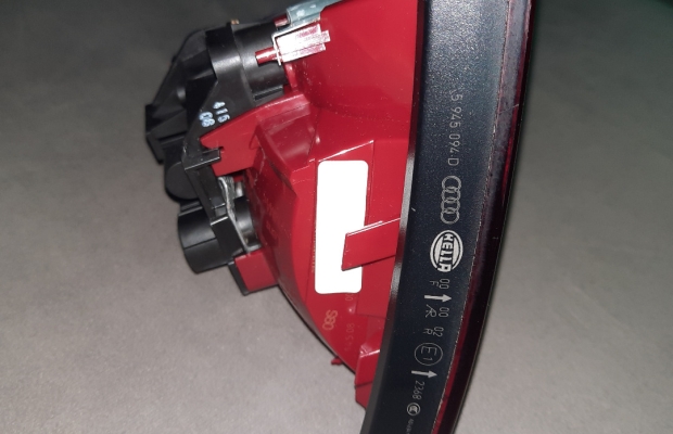 Sprzedam: oryginalna lampa (prawy tył ) Audi A4 B8 (Sedan) - Zdjęcie 8