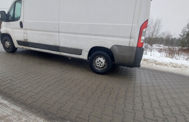 Usługi transportowe tanie przeprowadzki Warszawa transport mebli - Zdjęcie 2